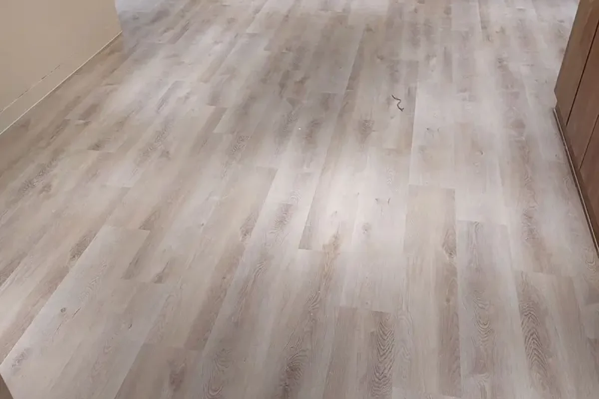 萍菲工程-台北石塑地板-台北地板-台北窗簾安裝-台北貼壁紙-桃園石塑地板-桃園塑膠地板_241113_明星主打_四季金萱_02