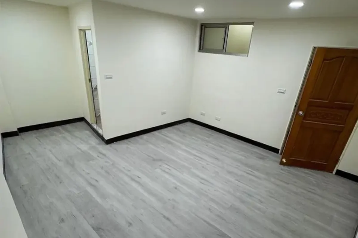 萍菲工程-台北石塑地板-台北地板-台北窗簾安裝-台北貼壁紙-桃園石塑地板-桃園塑膠地板_241113_明星主打_西湖龍井_01